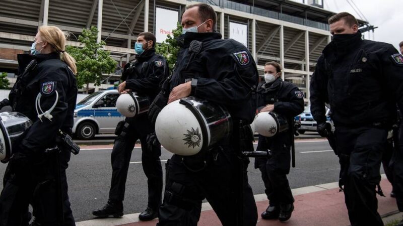Kölner Polizei rüstet sich für Risikospiel: „Das Rheinderby ist eines der gefährlichsten Spiele im deutschen Fußball“