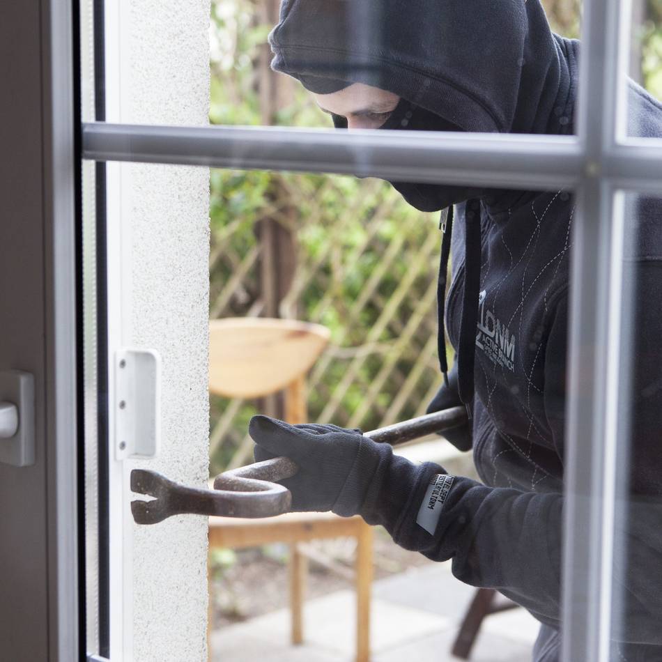 Polizei sucht Zeugen: Einbrüche in Hilden und Haan – Beute unklar