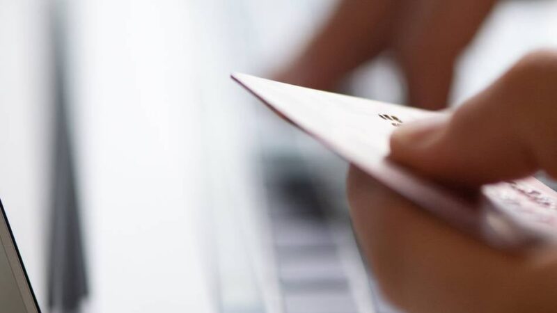 Verbraucherzentrale Moers und Polizei: Warnung vor vermeintlichen Finanzberatern – „Bauen über Wochen Vertrauen auf“