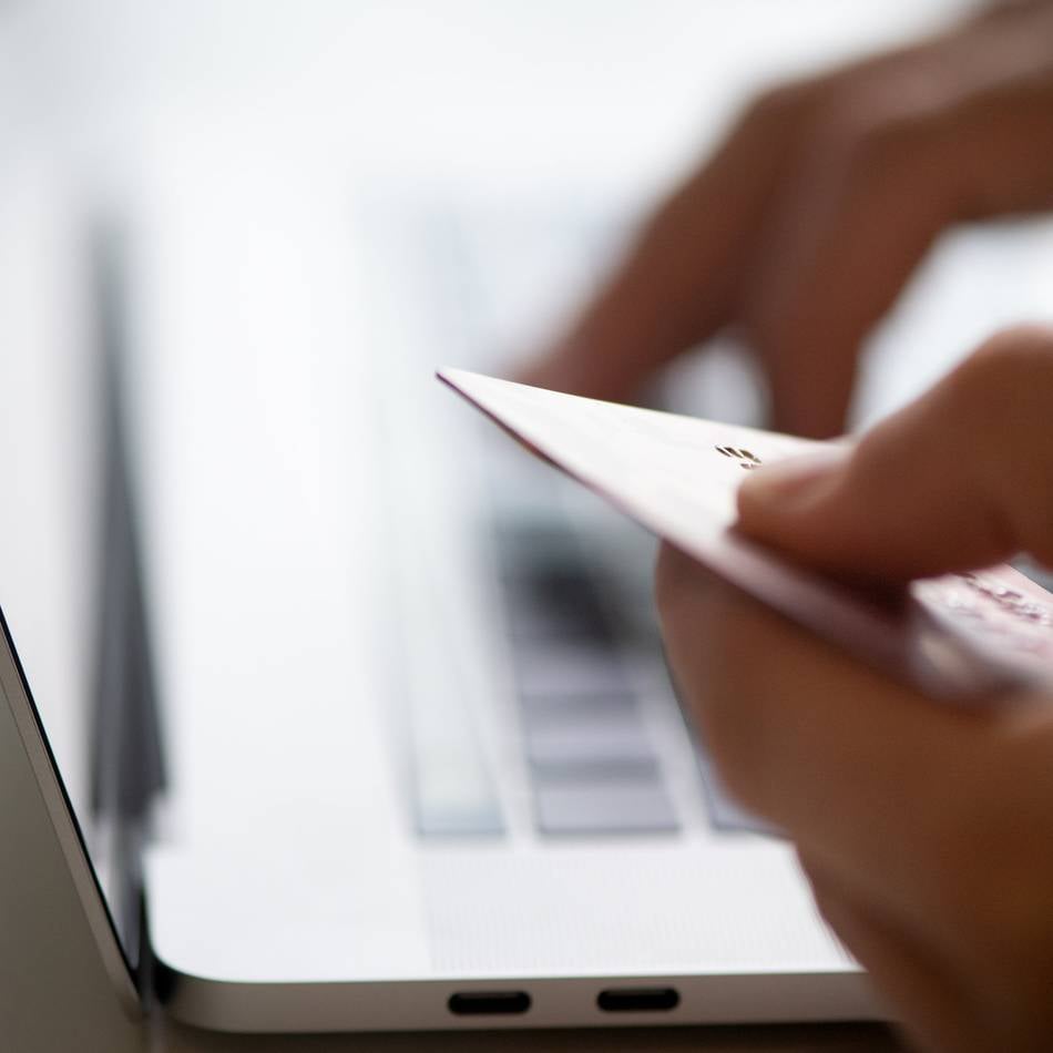 Verbraucherzentrale Moers und Polizei: Warnung vor vermeintlichen Finanzberatern – „Bauen über Wochen Vertrauen auf“