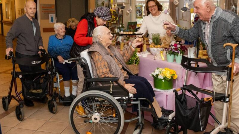 Johanniterstift in Erkelenz: Traditioneller Ostermarkt lockt Besucher ins Johanniterstift
