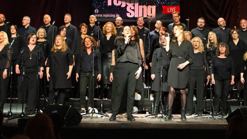 Jahresauftakt im Cusanus Gymnasium: Gospelchor Rejoising tritt in Erkelenz auf