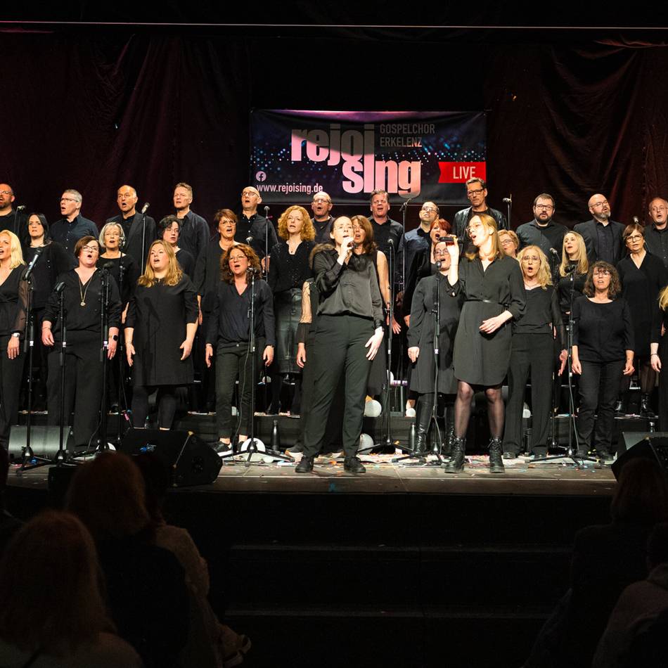 Jahresauftakt im Cusanus Gymnasium: Gospelchor Rejoising tritt in Erkelenz auf