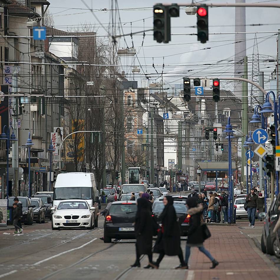 Vorfall in Duisburg-Marxloh: Drohung auf offener Straße mit Macheten, Schlagstock und Pistole