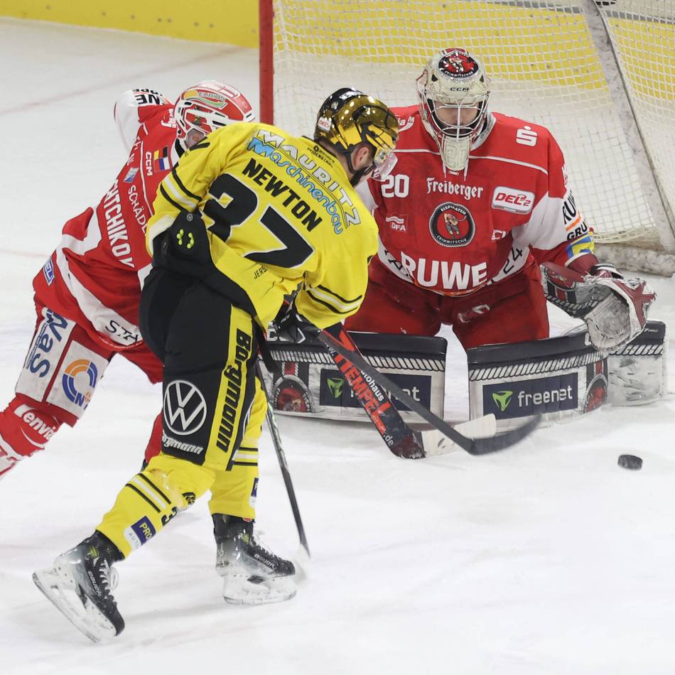Klares 4:0 gegen die Eisbären: Die Lehrstunde im Video – Pinguine sind in Regensburg in Play-off-Form