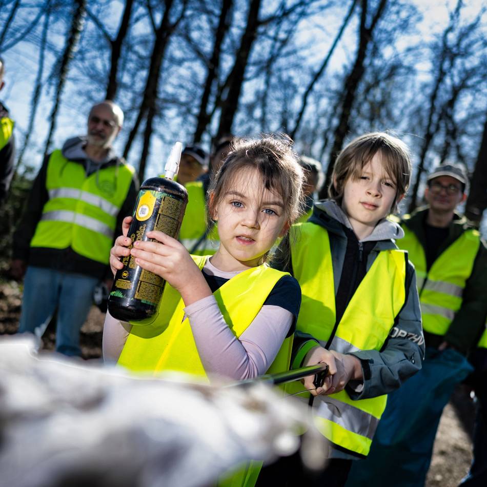 Dreck-weg-Tag in Langenfeld: Zahlreiche Lachgas-Patronen in Langfort eingesammelt