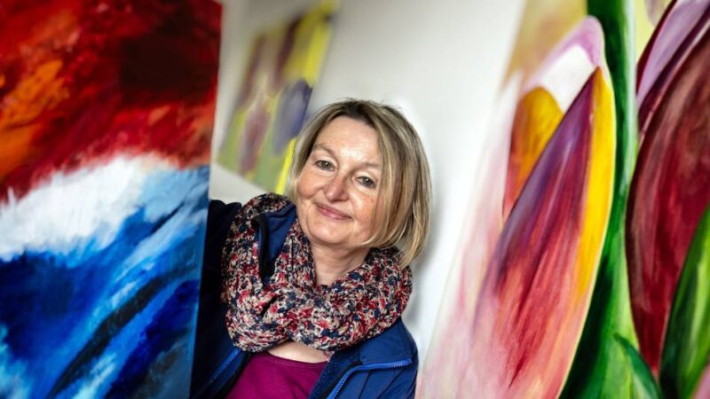 Neue Schau bei der Awo in Leverkusen: Gabi Martin entführt in eindrückliche Blumenwelten