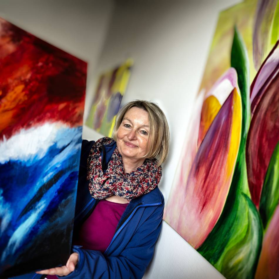 Neue Schau bei der Awo in Leverkusen: Gabi Martin entführt in eindrückliche Blumenwelten