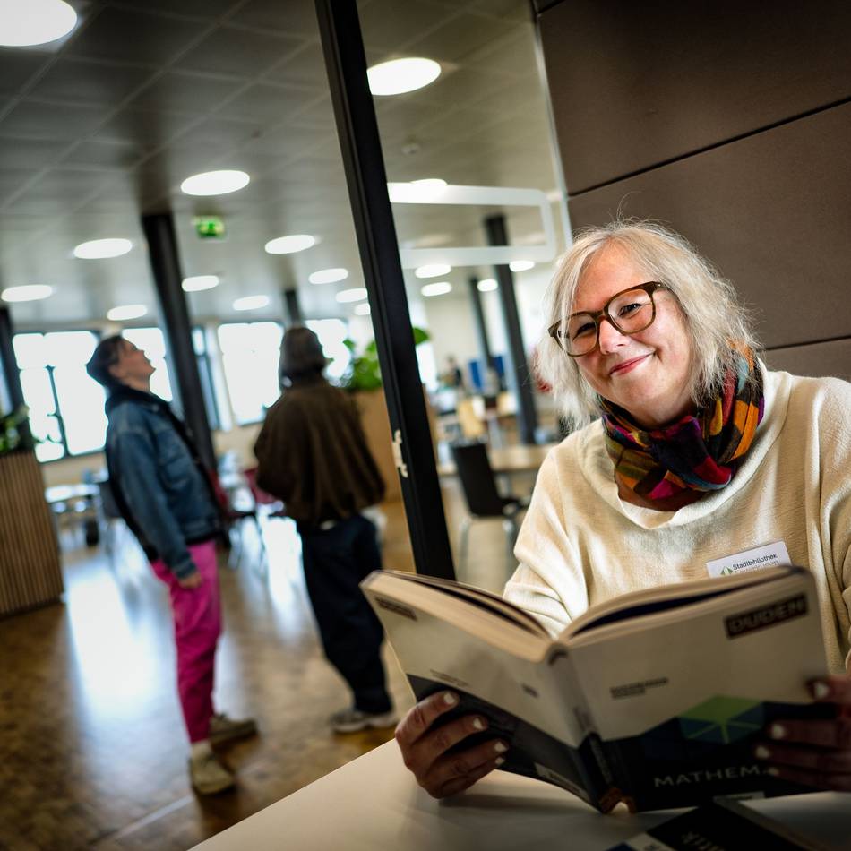 In der Stadtbibliothek Leverkusen: Platz satt zum Basteln und Büffeln