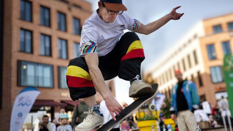 „Kick-Off“ auf dem Eierplatz: Bürgermeisterin Wienecke wirbt für Olympia in Monheim