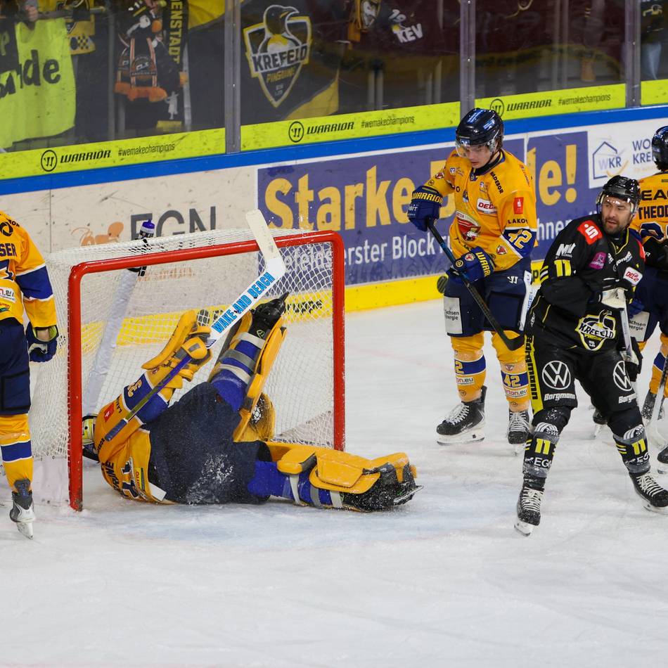 Oberwasser gegen Weißwasser: Pinguine halten die Spannung aufrecht und schlagen die Lausitzer Füchse