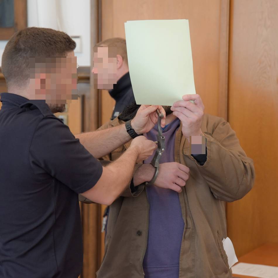 Mit Eisenstange zugeschlagen: Urteil nach brutaler Attacke auf Nachbarin in Uedem gesprochen