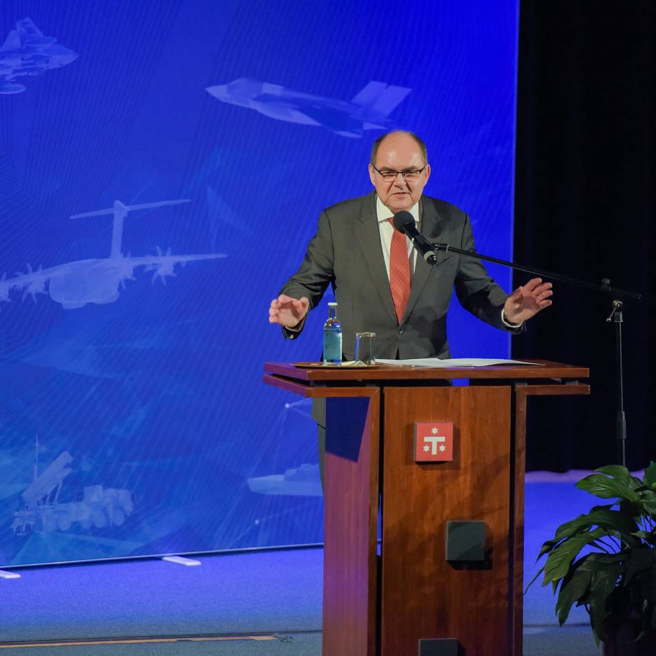 Auf der Gaesdonck in Goch: Ex-Minister Schmidt: „Vergesst den West-Balkan nicht“