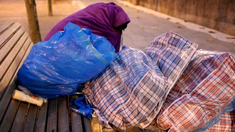 Straßenzeitung in Düsseldorf: „Niemand gehört einer Bande an“ – Fiftyfifty kritisiert Vorurteile