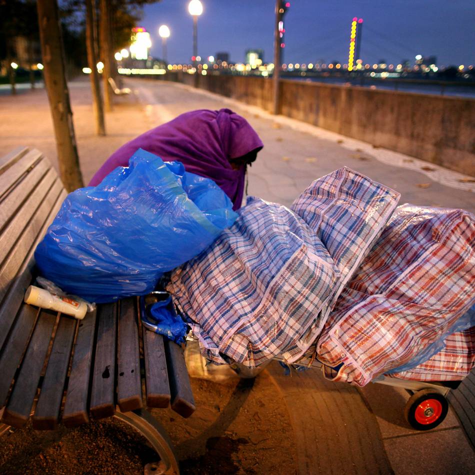 Straßenzeitung in Düsseldorf: „Niemand gehört einer Bande an“ – Fiftyfifty kritisiert Vorurteile