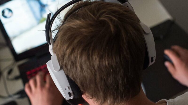 LVR-Chefarzt Ingo Spitczok von Brisinski: „Drei bis fünf Prozent der Jugendlichen sind mediensüchtig“