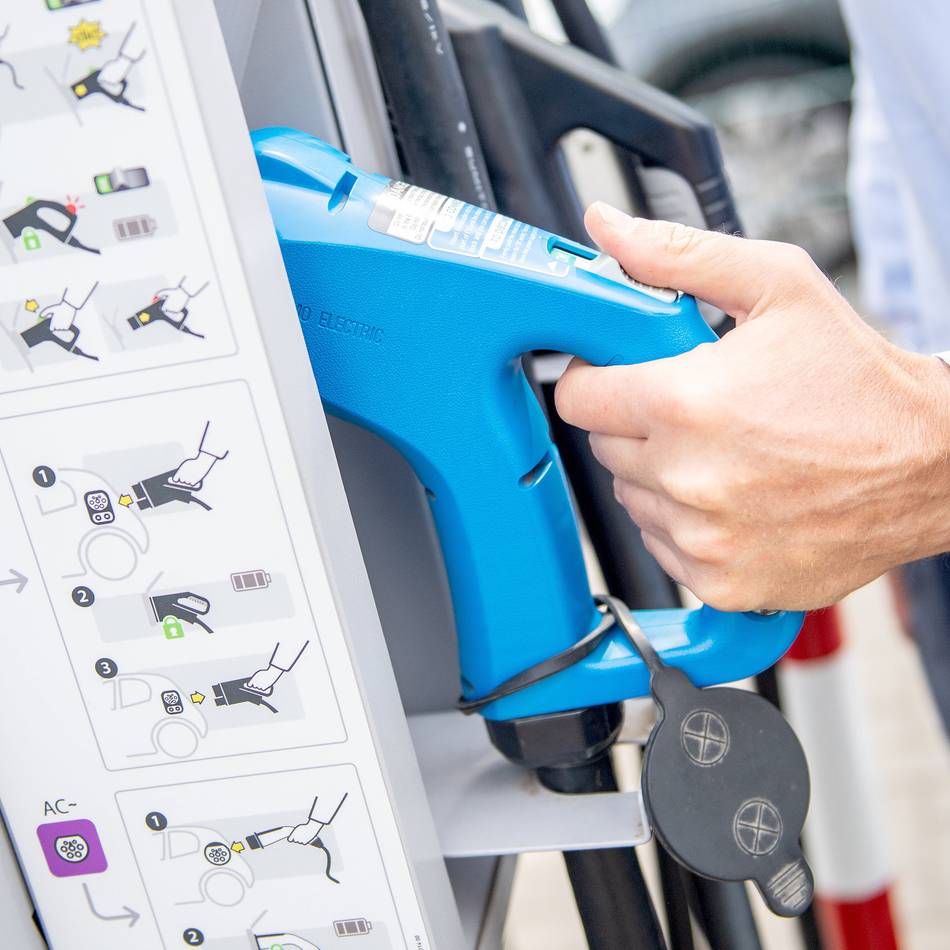 Vier Ladepunkte in Betrieb genommen: Weitere E-Ladesäulen für Niederkrüchten