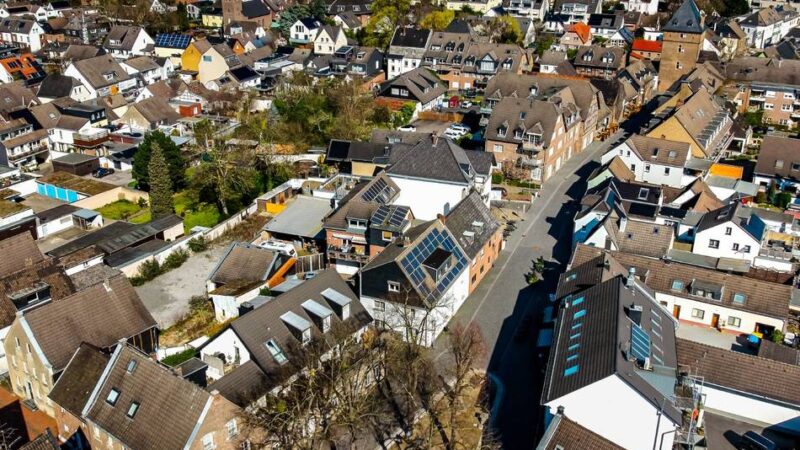 Monheimer Altstadt: Für Bürger wird es jetzt einfacher, Solaranlagen zu installieren