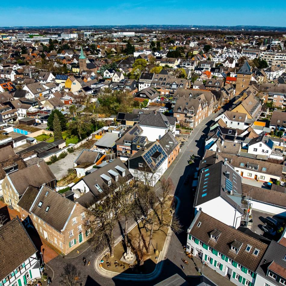 Monheimer Altstadt: Für Bürger wird es jetzt einfacher, Solaranlagen zu installieren