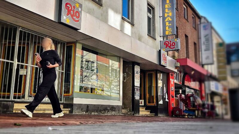 Antrag in Leverkusen: Bürger fordern harte Linie gegen Spielhallen und Co.