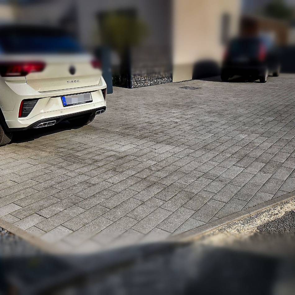 Politik in Langenfeld: Kampf gegen Schottergärten und Versiegelung im Stadtgebiet