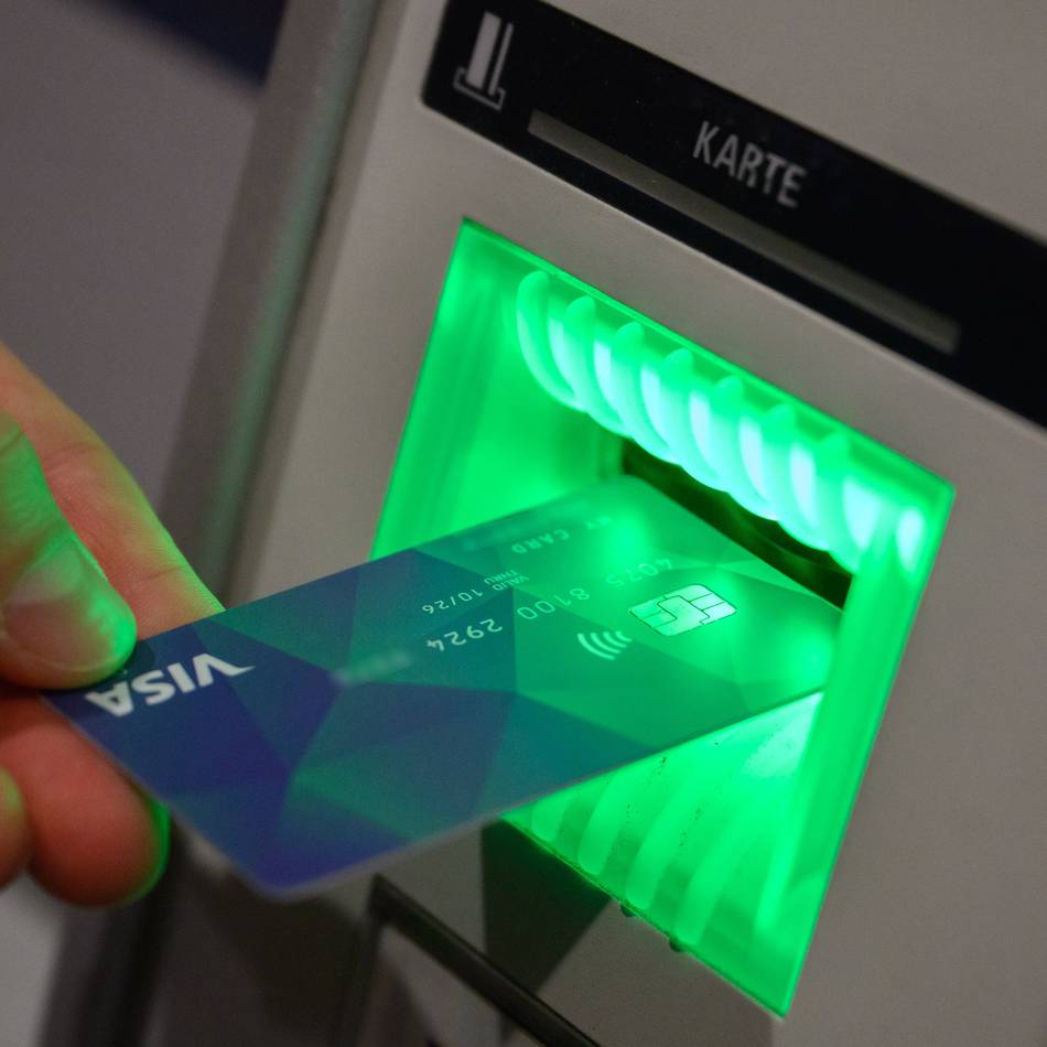 Politik in Radevormwald: AfD möchte Bezahlkarte für Flüchtlinge einführen