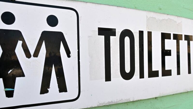 Täter in Kevelaer mit Putzfimmel: Toiletten-Diebe nehmen auch den Wischmopp mit