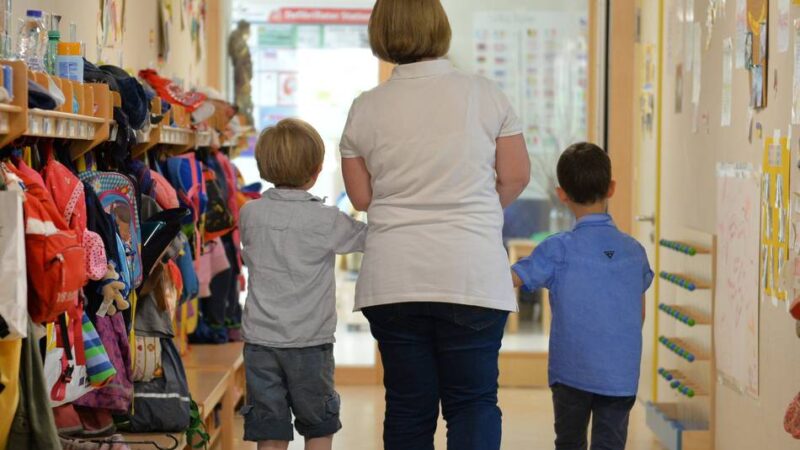Kita-Reform in der Kritik: „Das Handy ist der neue Schnuller“