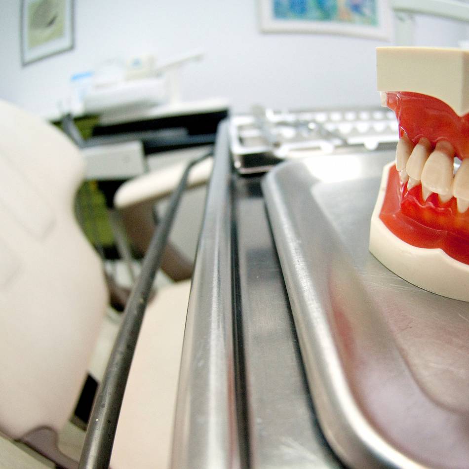 Kriminalität in Meerbusch: Einbrecher stehlen Fräsmaschine von Zahntechniker