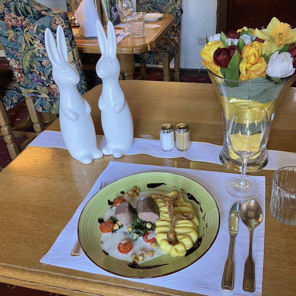 Nettetaler Koch hat es zusammengestellt: Ostermenü aus der Burg Ingenhoven zum Nachkochen