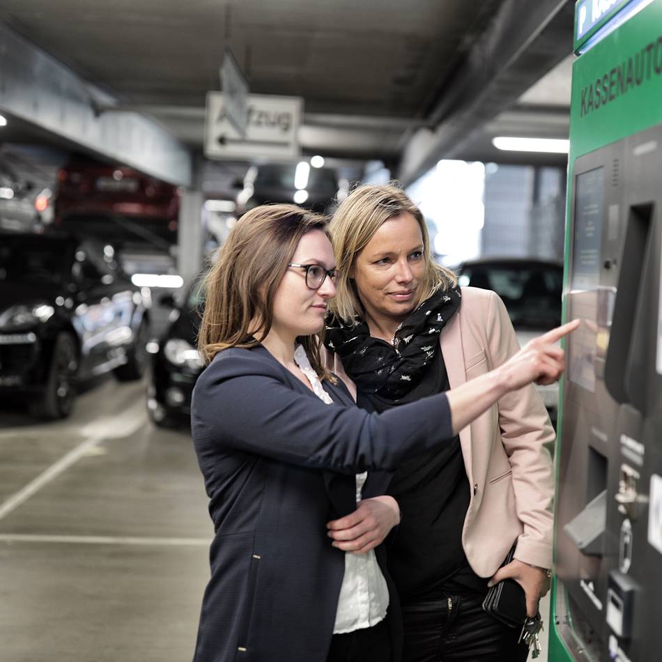 Verkehr in Hilden: Diese Parkhäuser stellen auf Kennzeichen-Erkennung um