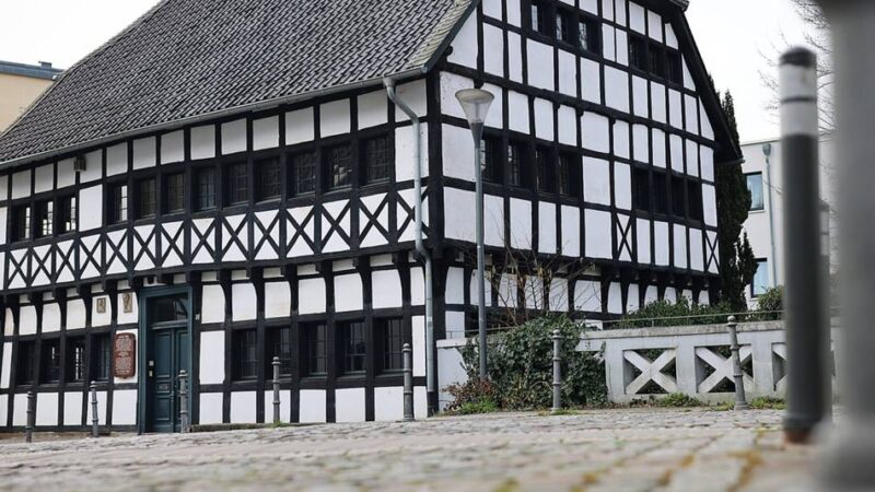 „Haus auf der Bech“: Ältestes Gebäude der Stadt Hilden steht zum Verkauf