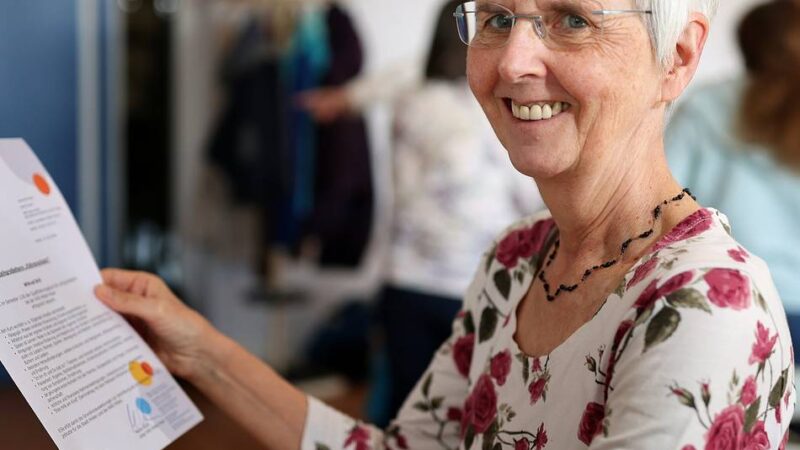 Bürgermeister überreichte die Urkunden: Acht neue „Omas zum Ausleihen“ in Hilden