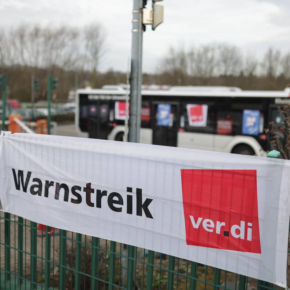 Einschränkungen bei Bus und Bahn:  Verdi weitet Streiks im Nahverkehr aus