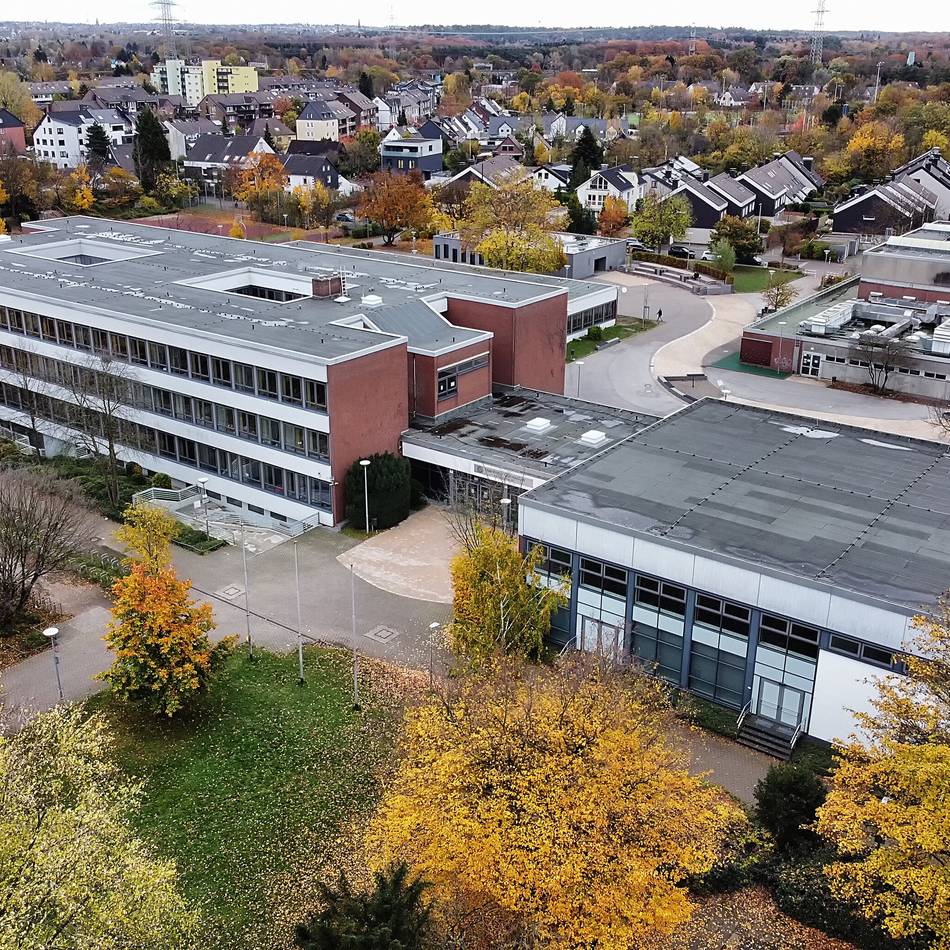 Enttäuschte Eltern, überraschte Politiker in Hilden: Losverfahren am Helmholtz-Gymnasium – warum wurde der Schulausschuss nicht informiert?