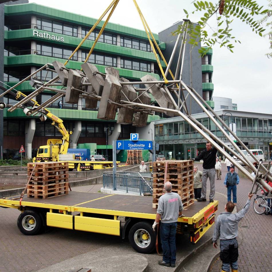 Eingelagerte Brunnenkunst in Leverkusen: Aquamobil ist seit 19 Jahren im Depot – und da bleibt es auch