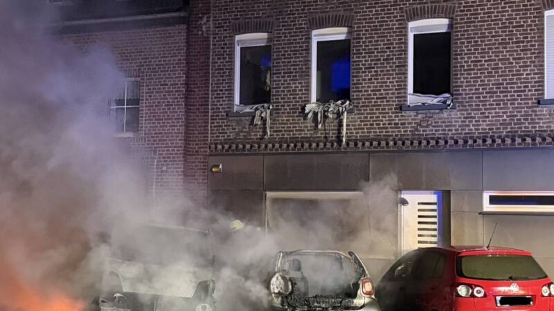 Mönchengladbacher Autos in Flammen: „Brandstiftung kann nicht ausgeschlossen werden“