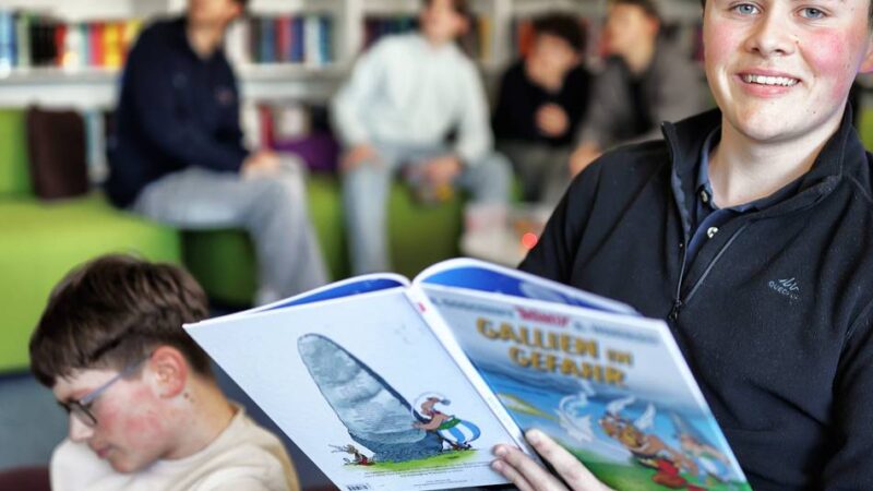 Wiedereröffnete Bücherei in Mettmann: „Schule ist stressig – das hier ist ein Ort zum Entspannen“