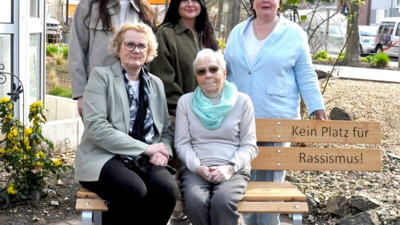 Engagement für Vielfalt in Düsseldorf: Eine Bank gegen Rassismus im Linksrheinischen