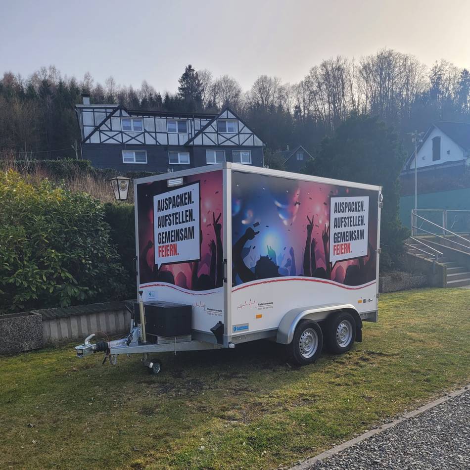 Stadt Radevormwald: Ein neuer Anhänger für Veranstaltungen