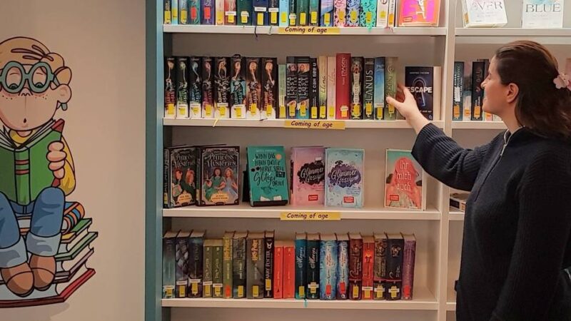 Neues Angebot in Korschenbroich: Brandneue Titel für Jugendliche in der Bücherei St. Dionysius