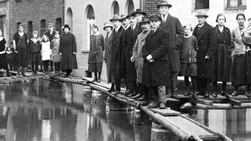 Geschichte des Brandschutzes in Rheinberg: Feuerwehren arbeiteten Hand in Hand