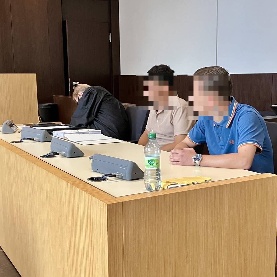 „Es war ein gewalttätiger Überfall“ : Hausparty in Urdenbach eskaliert – 25-Jähriger muss ans Geburtstagskind zahlen