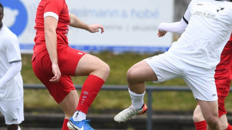 „Super-Joker“ dreht die Partie: Vier Tore nach Einwechslung: Stracke rettet Eller