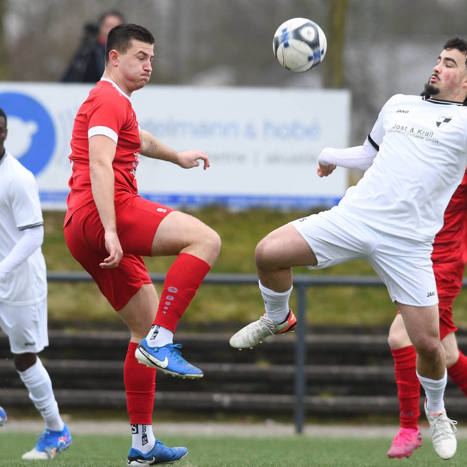 „Super-Joker“ dreht die Partie: Vier Tore nach Einwechslung: Stracke rettet Eller