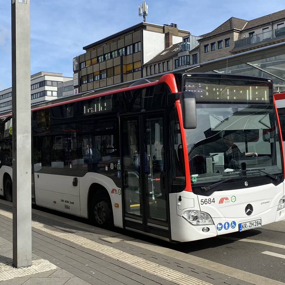 Teurer Sprit in Krefeld: Drohen jetzt auch höhere Preise für Gas und Bus?
