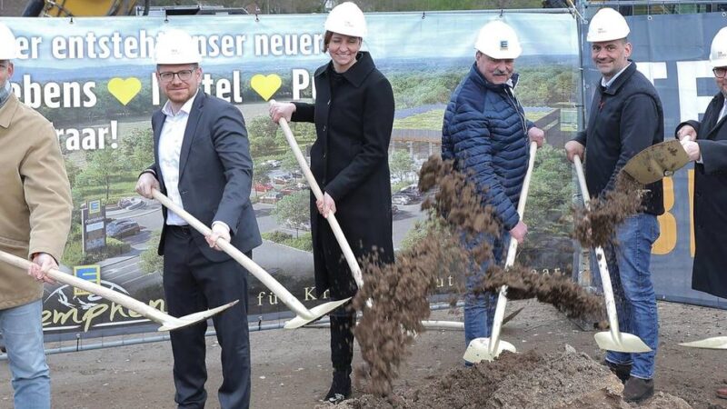 Einkaufen in Krefeld: Endlich Grundsteinlegung für neuen Supermarkt in Traar