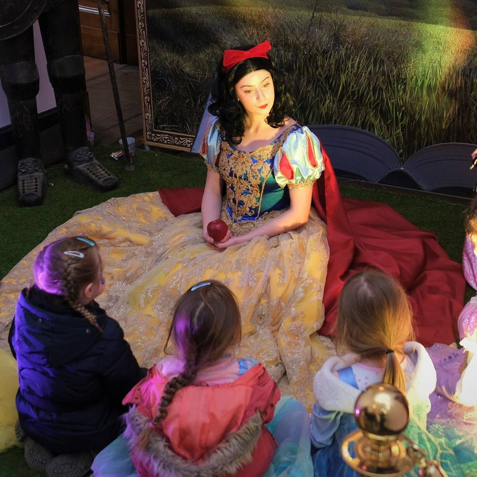 Schloss Burg in Solingen: Von „Vikings“-Stars und Prinzessinnen