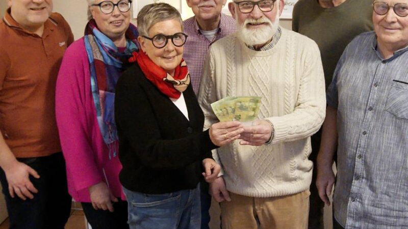 Spendenaktion in Rheinberg: Kegelclub „Die Stöfferer“ unterstützt den Verein „Klartext für Kinder“