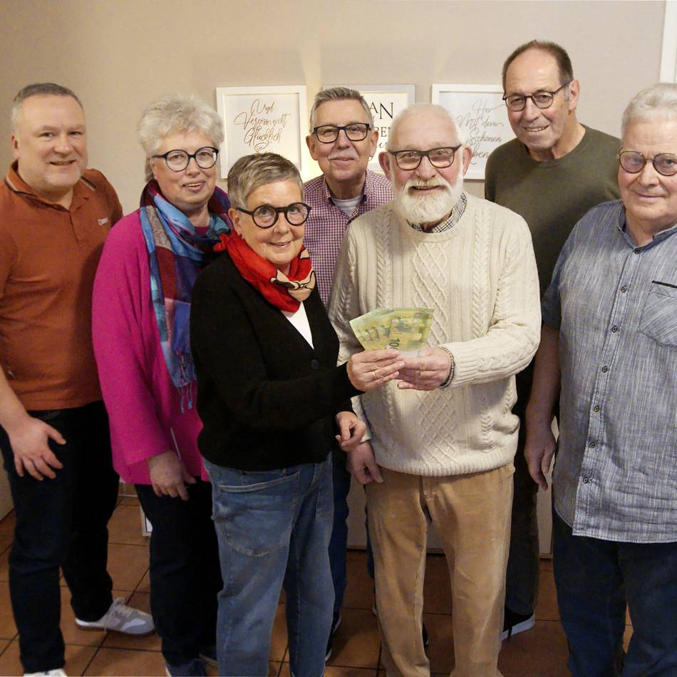 Spendenaktion in Rheinberg: Kegelclub „Die Stöfferer“ unterstützt den Verein „Klartext für Kinder“